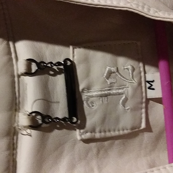 Jacket - Picture 2 of 9